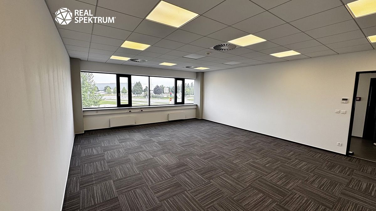 Pronájem kanceláře 294 m² – fotografie 2
