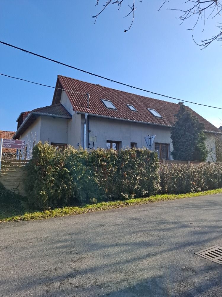 Prodej rodinného domu 220 m², pozemek 509 m² – fotografie 3
