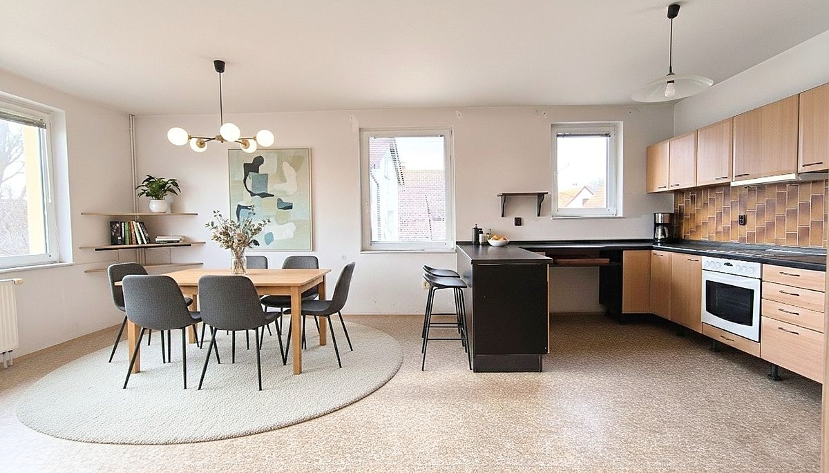 Prodej rodinného domu 258 m², pozemek 841 m²