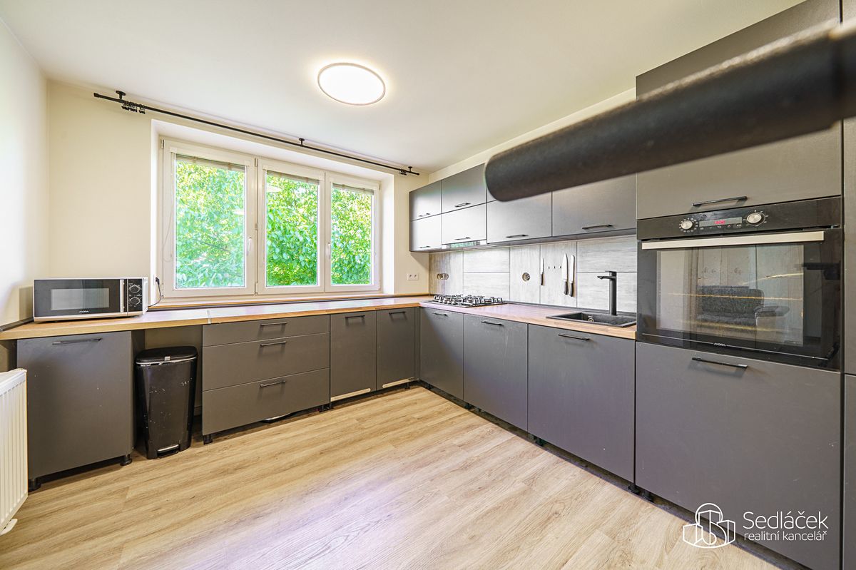 Prodej rodinného domu 150 m², pozemek 769 m² – fotografie 2
