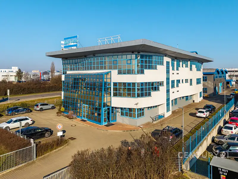 Pronájem kanceláře 670 m², Praha – náhled fotky 1