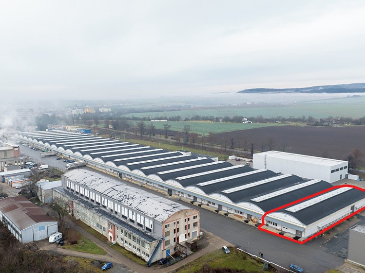 Комерційне приміщення в оренду, 2 268 м² (3 з 16)