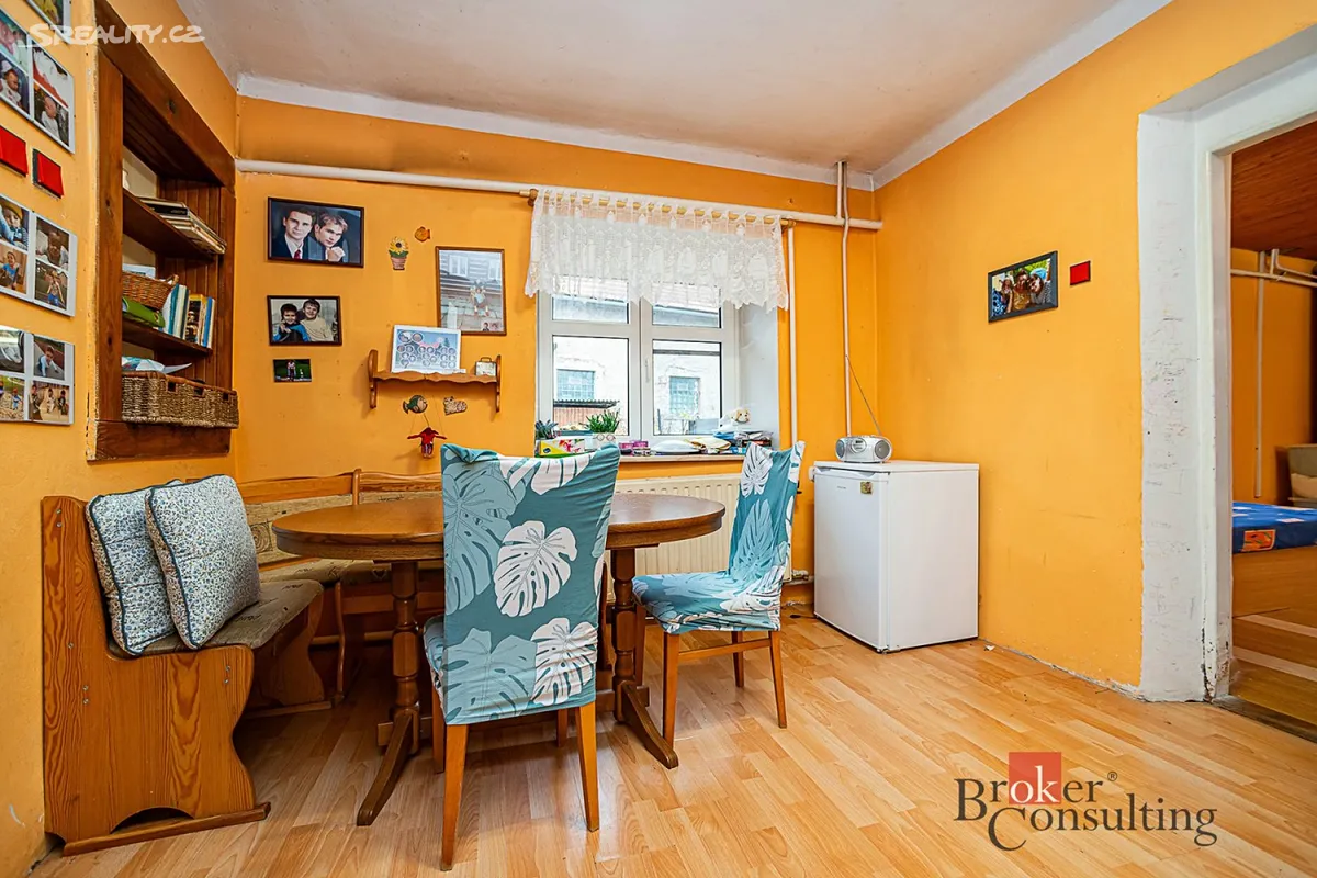 Prodej rodinného domu 150 m², pozemek 1383 m² – další