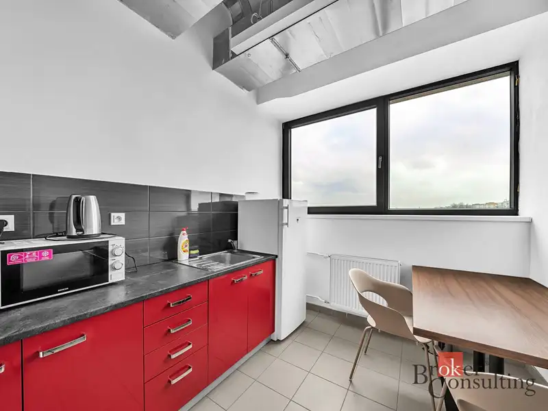 Pronájem kanceláře 67 m², Hradec Králové – náhled fotky 3