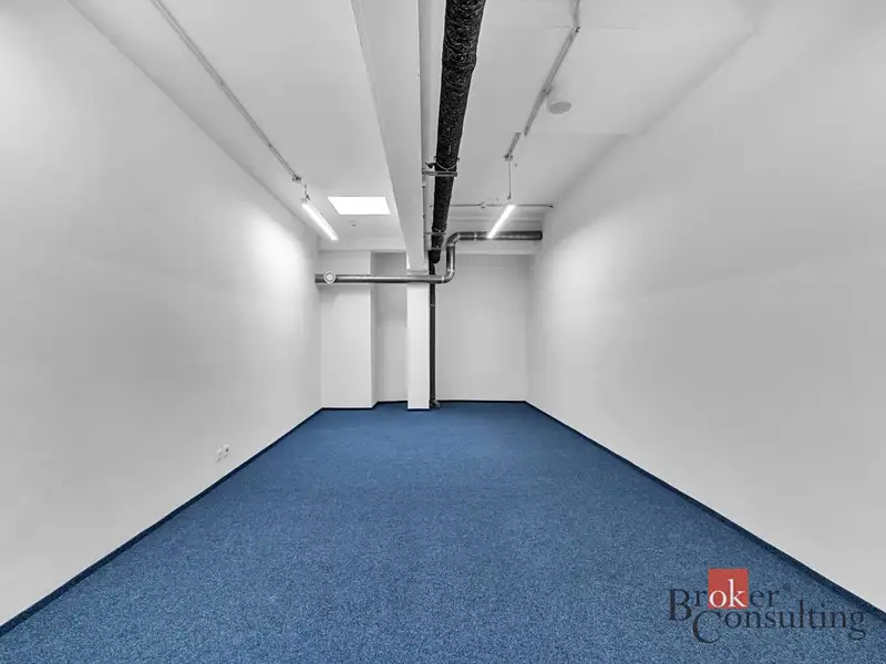 Pronájem kanceláře 42 m², Hradec Králové – náhled fotky 3