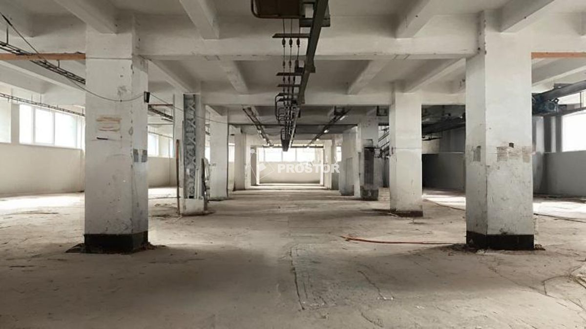 Pronájem skladového prostoru 1000 m² – fotografie 2
