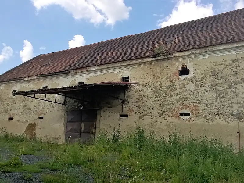 Prodej specifického typu nemovitosti 1000 m², Předslav – náhled fotky 3