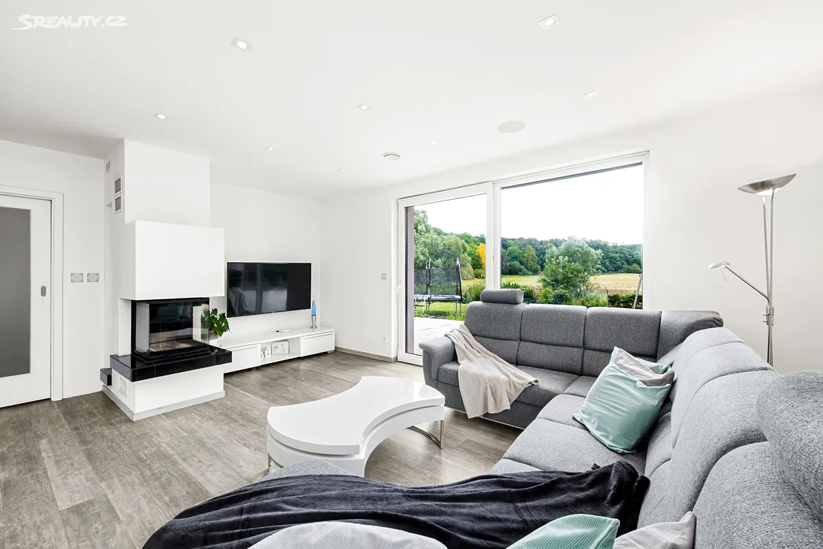 Prodej rodinného domu 178 m², pozemek 1203 m² – pohled 4