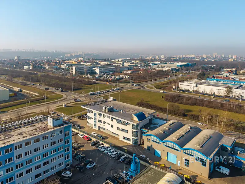 Pronájem kanceláře 670 m², Praha – náhled fotky 2