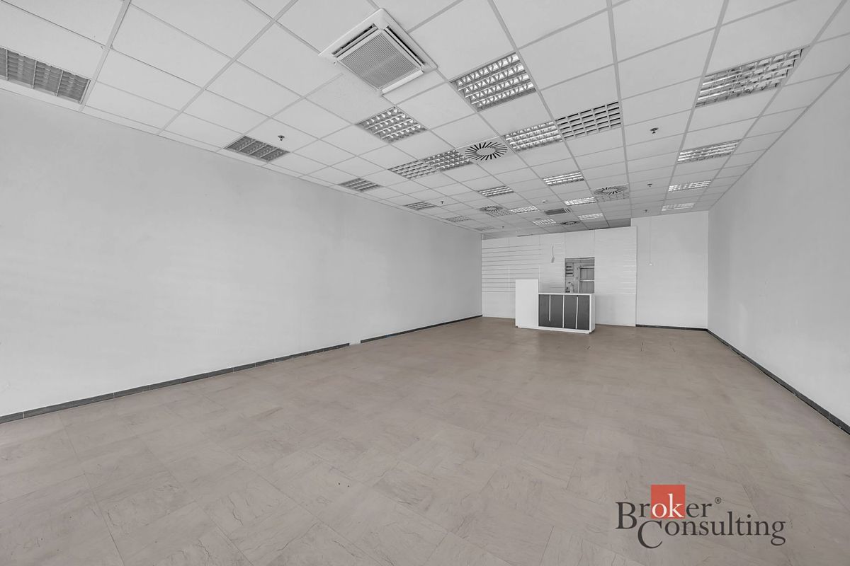 Pronájem obchodního prostoru 94 m² – fotografie 2