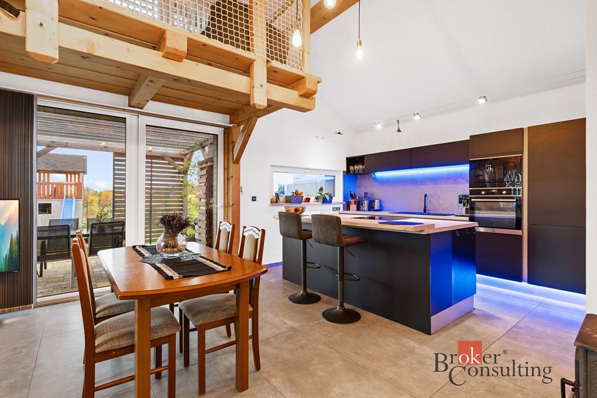 Prodej rodinného domu 120 m², pozemek 1113 m² – fotografie 2