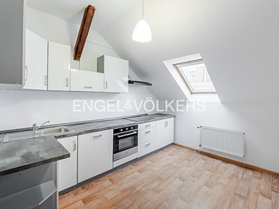 Pronájem bytu 3+1 112 m² (Podkrovní)