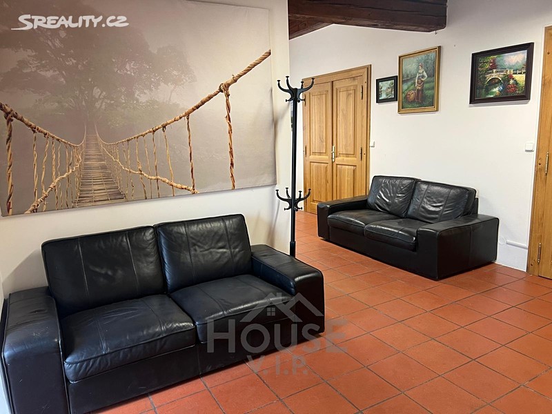 Prodej obchodního prostoru 109 m², Praha