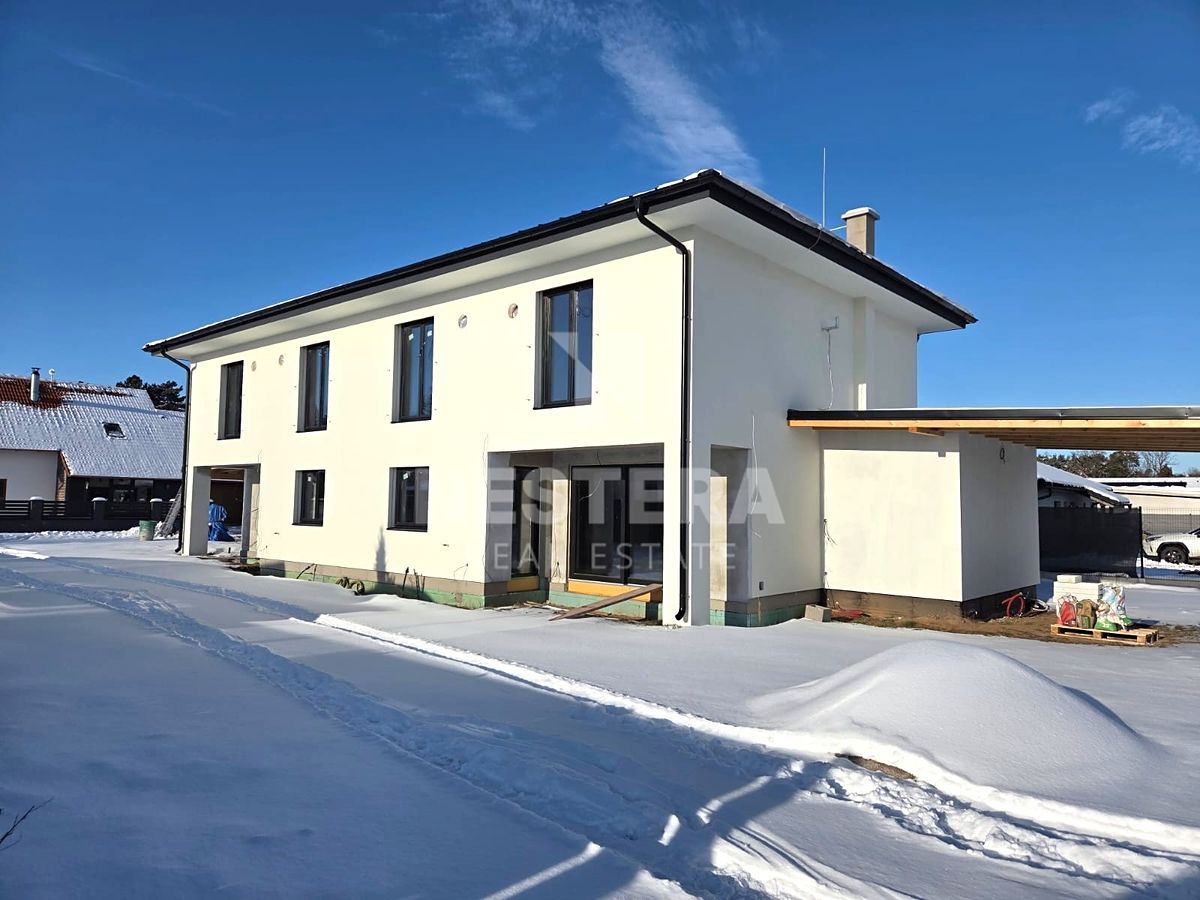 Prodej rodinného domu 126 m², pozemek 490 m² – fotografie 2