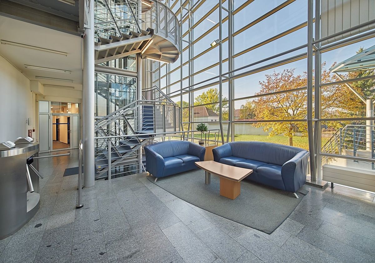 Pronájem kanceláře 628 m²