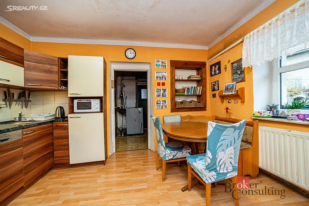 Prodej rodinného domu 150 m², pozemek 1383 m² – pohled 5