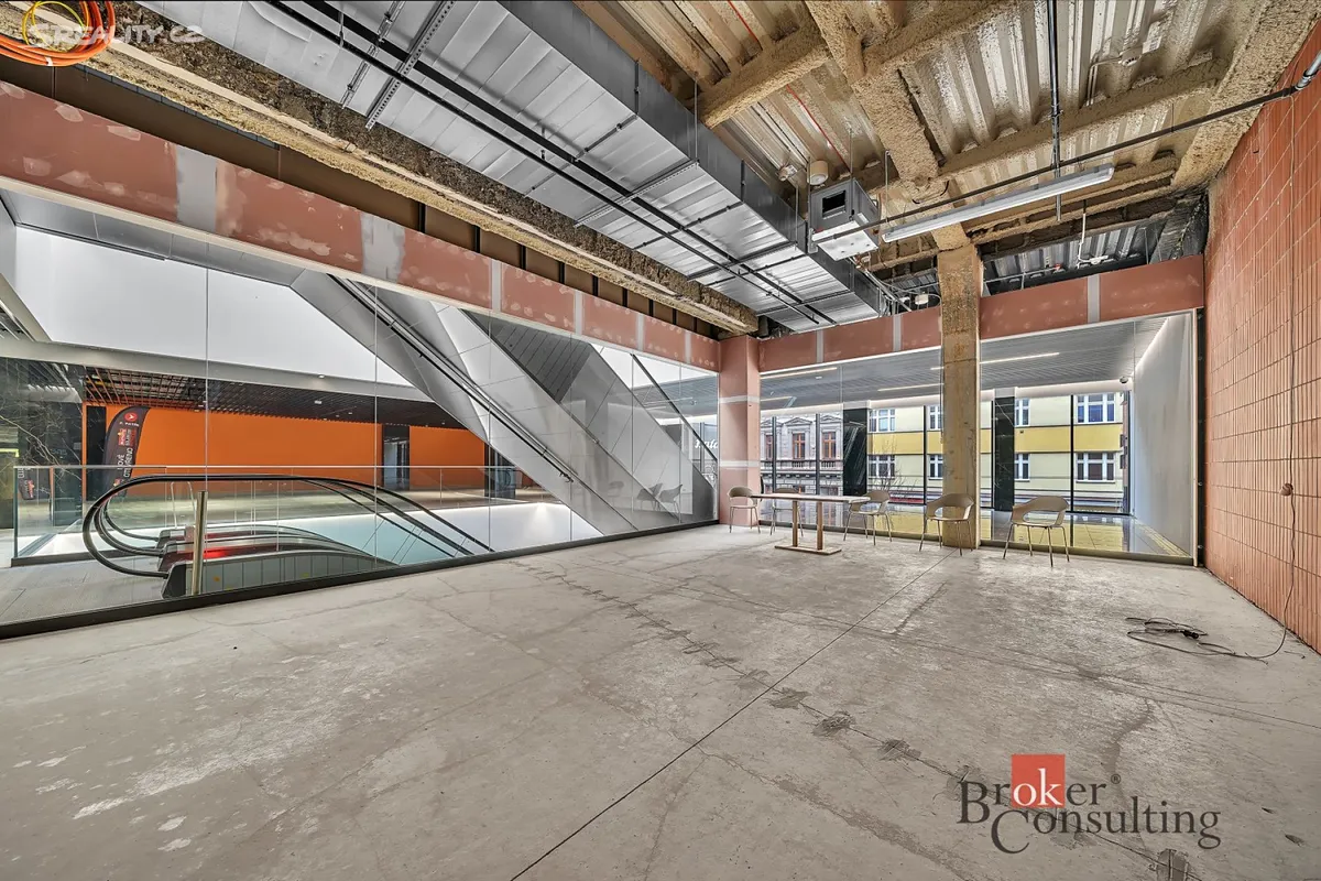 Pronájem obchodního prostoru 61 m², Hradec Králové