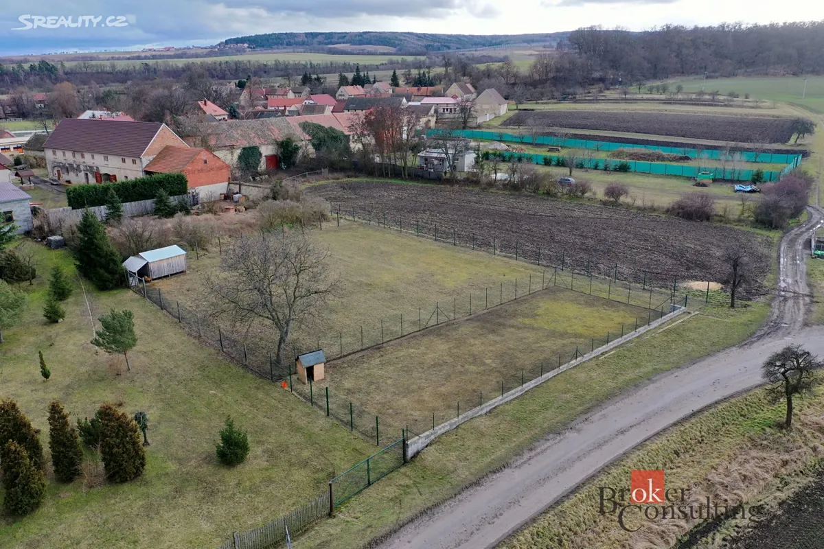 Prodej stavebního pozemku 1985 m², Louny