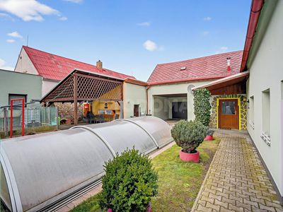 Prodej rodinného domu 231 m², pozemek 1422 m²
