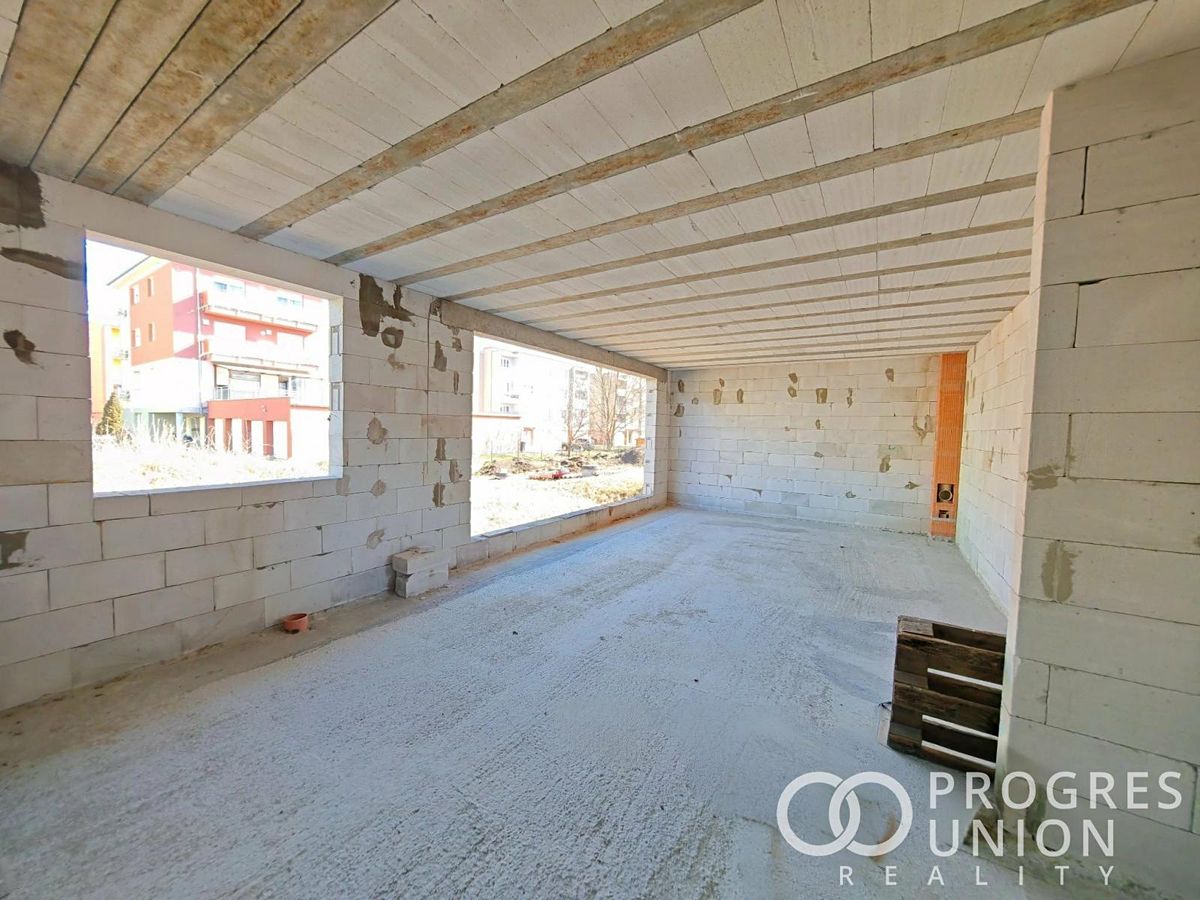 Prodej rodinného domu 234 m², pozemek 900 m² – fotografie 2