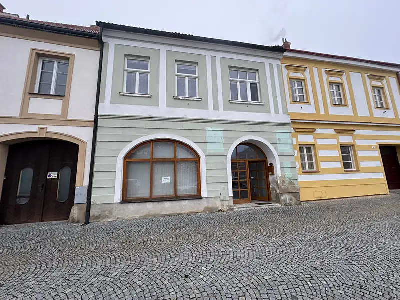 Prodej rodinného domu 250 m², pozemek 395 m², Jemnice – náhled fotky 1