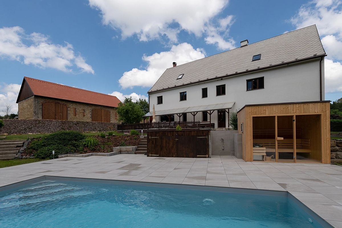 Prodej rodinného domu 600 m², pozemek 12576 m² – fotografie 3