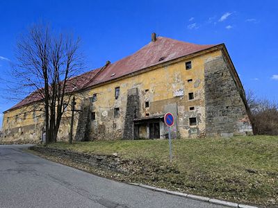 Prodej komerční nemovitosti 9672 m²