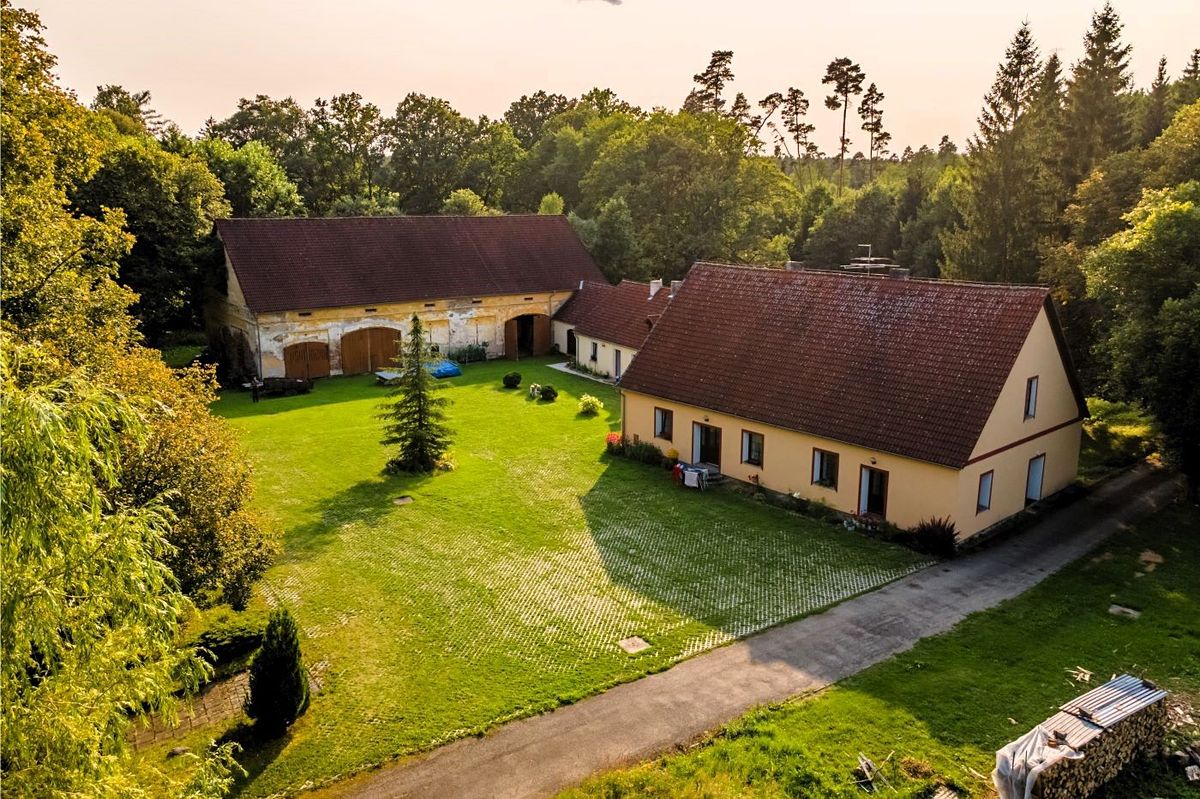 Prodej rodinného domu 500 m², pozemek 372118 m² – fotografie 3