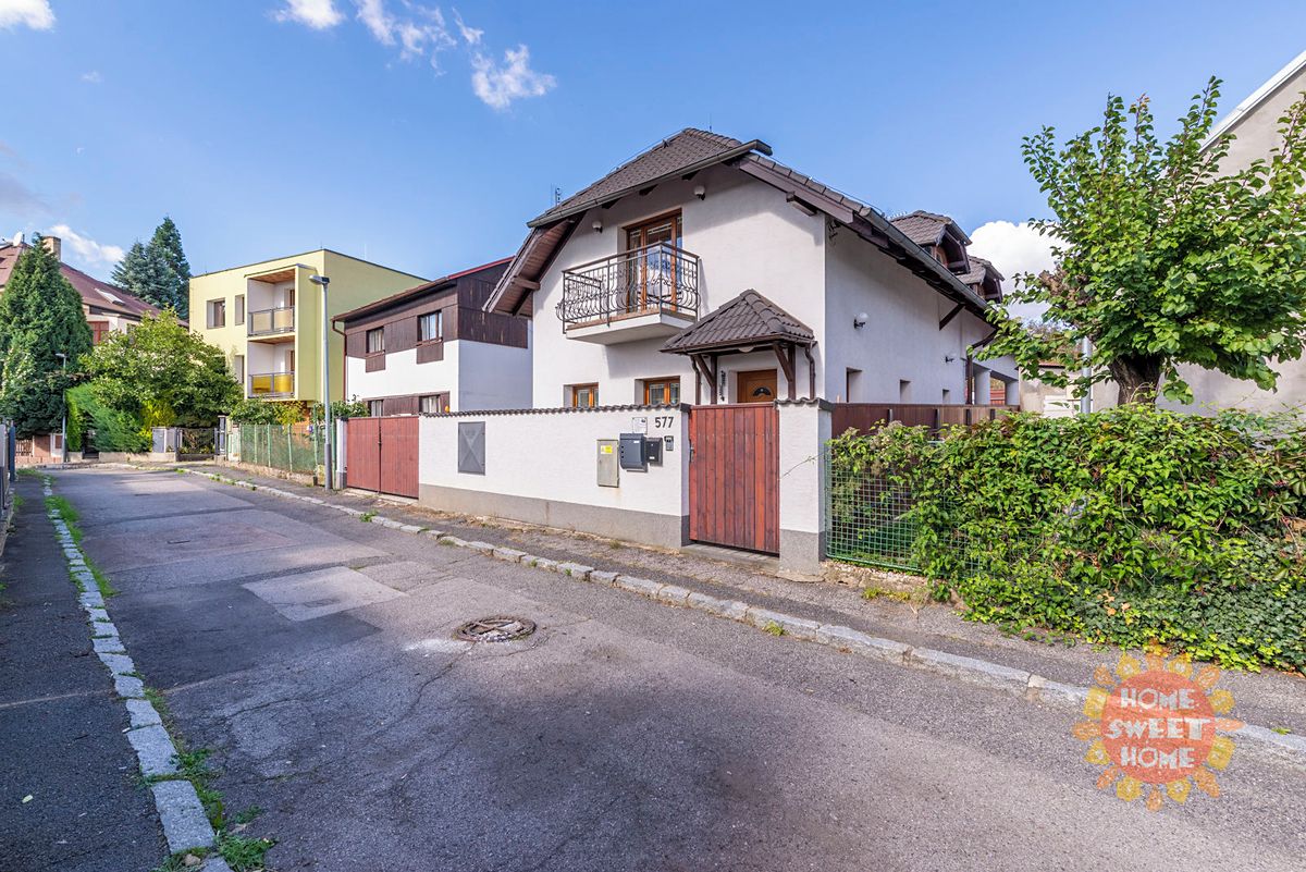 Prodej rodinného domu 320 m², pozemek 400 m² – fotografie 2