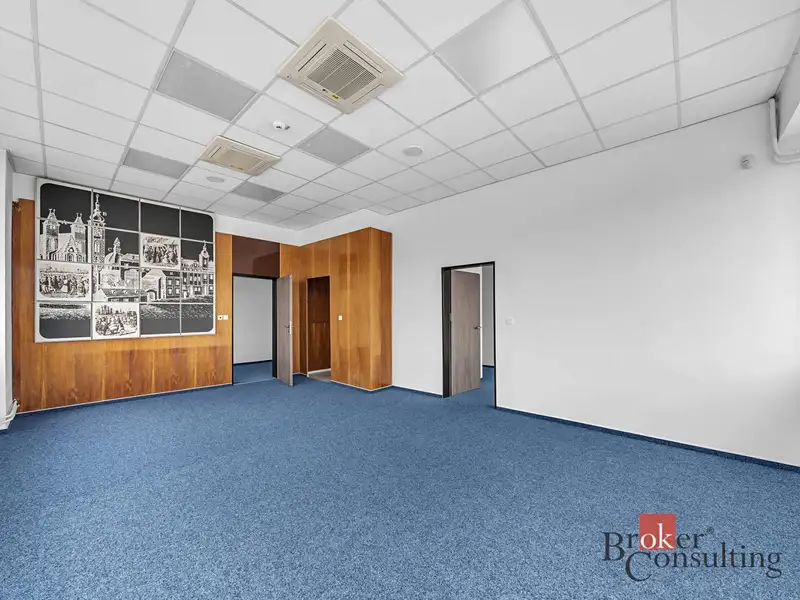 Pronájem kanceláře 60 m², Hradec Králové – náhled fotky 1