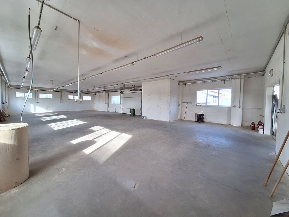 Prodej výrobní haly, prostoru 1200 m² – fotografie 4