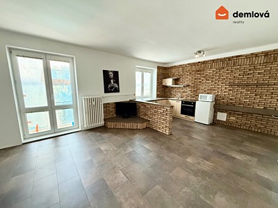 Pronájem bytu 1+kk 39 m²