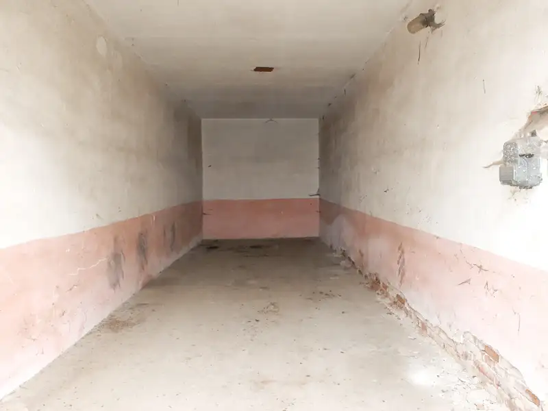 Pronájem garáže 40 m², Police – náhled fotky 1