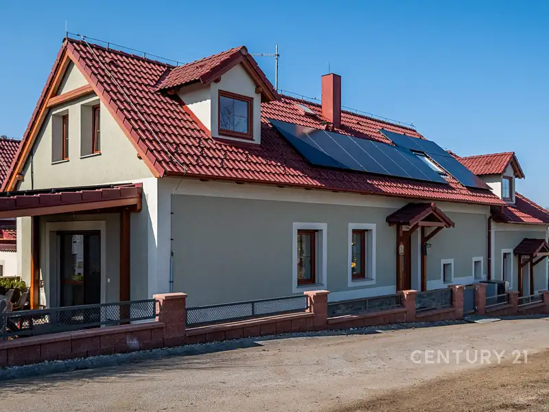 Prodej rodinného domu 220 m², pozemek 242 m², Vrábče – náhled fotky 1