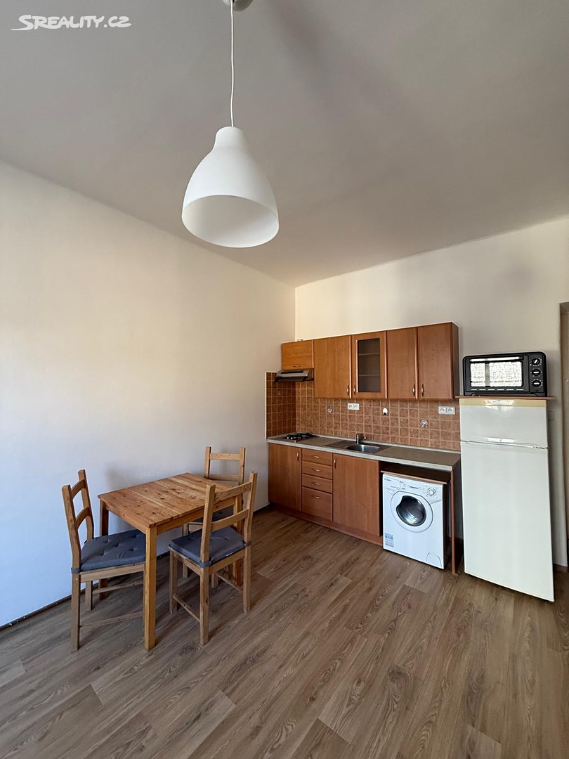 Pronájem bytu 1+kk 30 m²