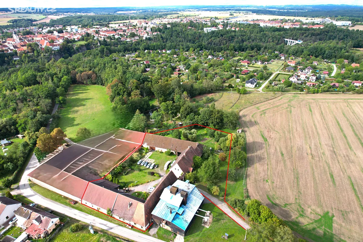 Prodej výrobní haly, prostoru 1200 m², Bechyně