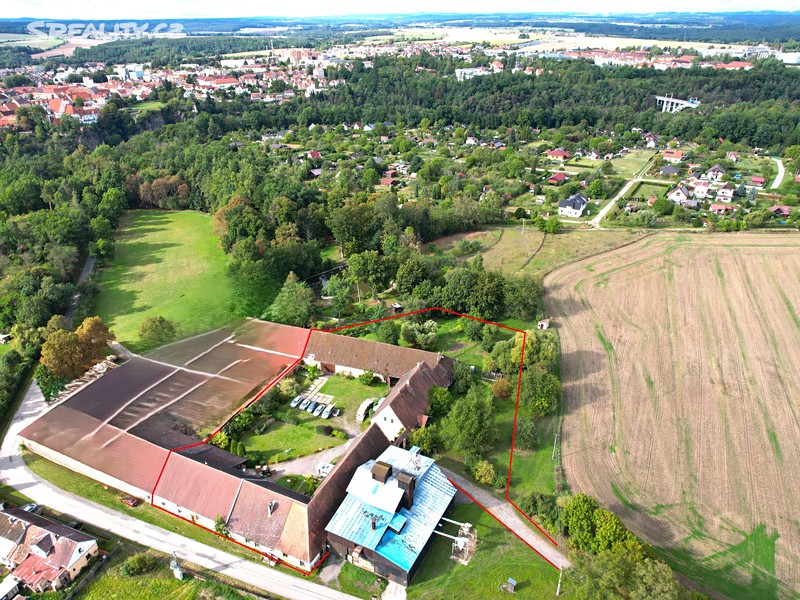Prodej výrobní haly, prostoru 1 200 m², okres Tábor