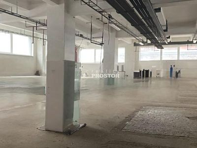 Pronájem skladového prostoru 1000 m²