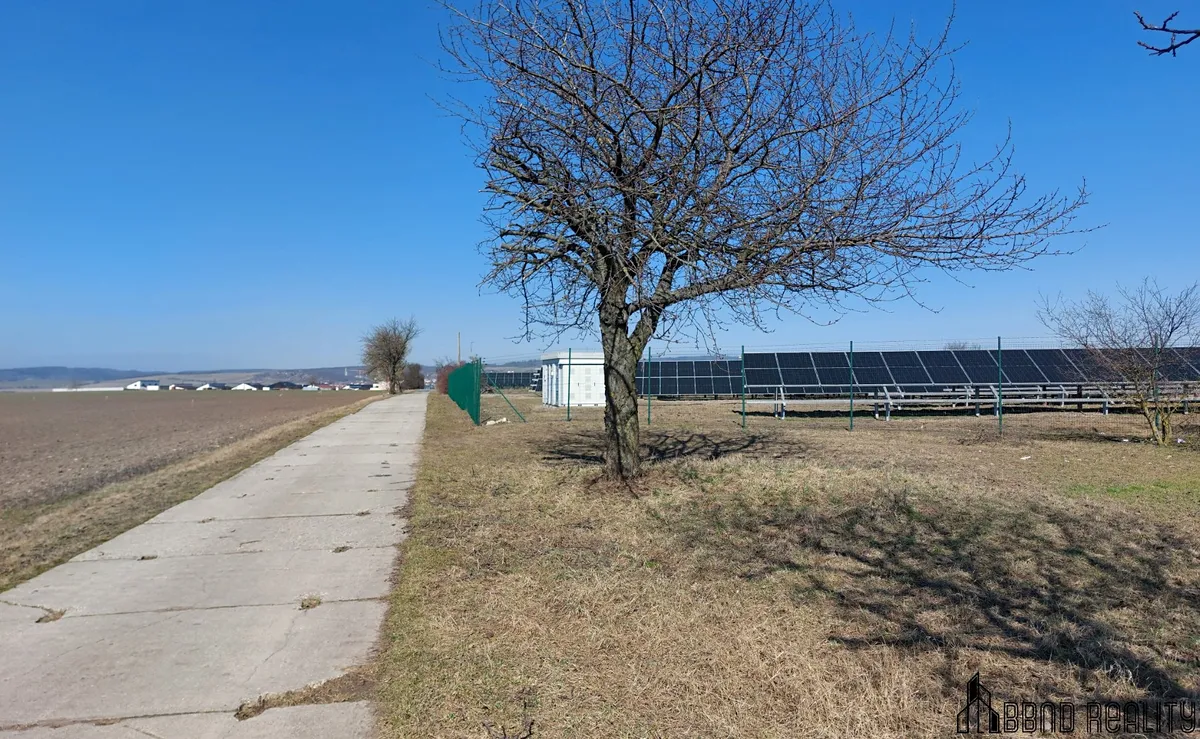Prodej komerčního pozemku 917 m² — fotografie 2