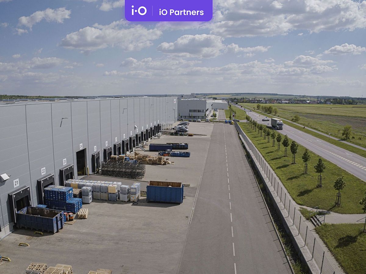 Pronájem skladového prostoru 3553 m²