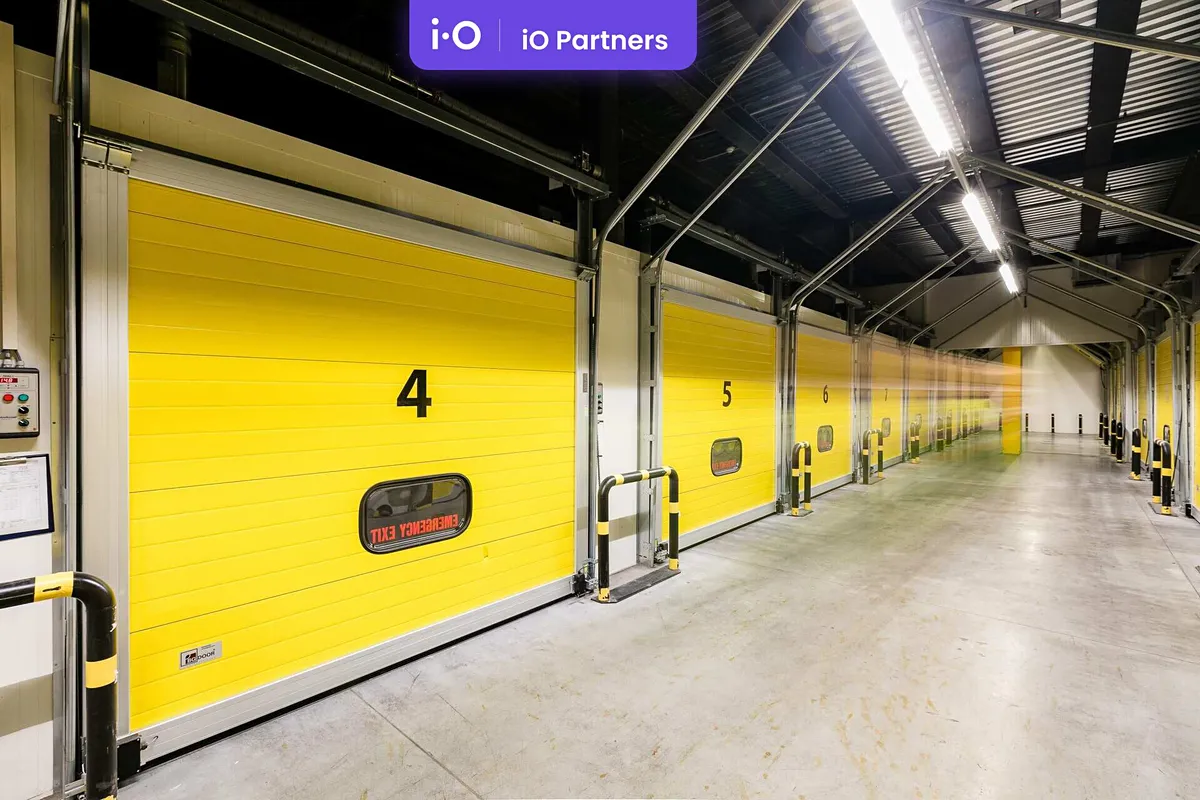 Pronájem skladového prostoru 3327 m²