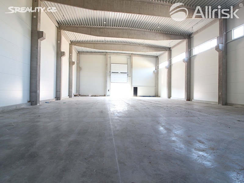 Pronájem výrobní haly, prostoru 1 100 m² – pohled 2