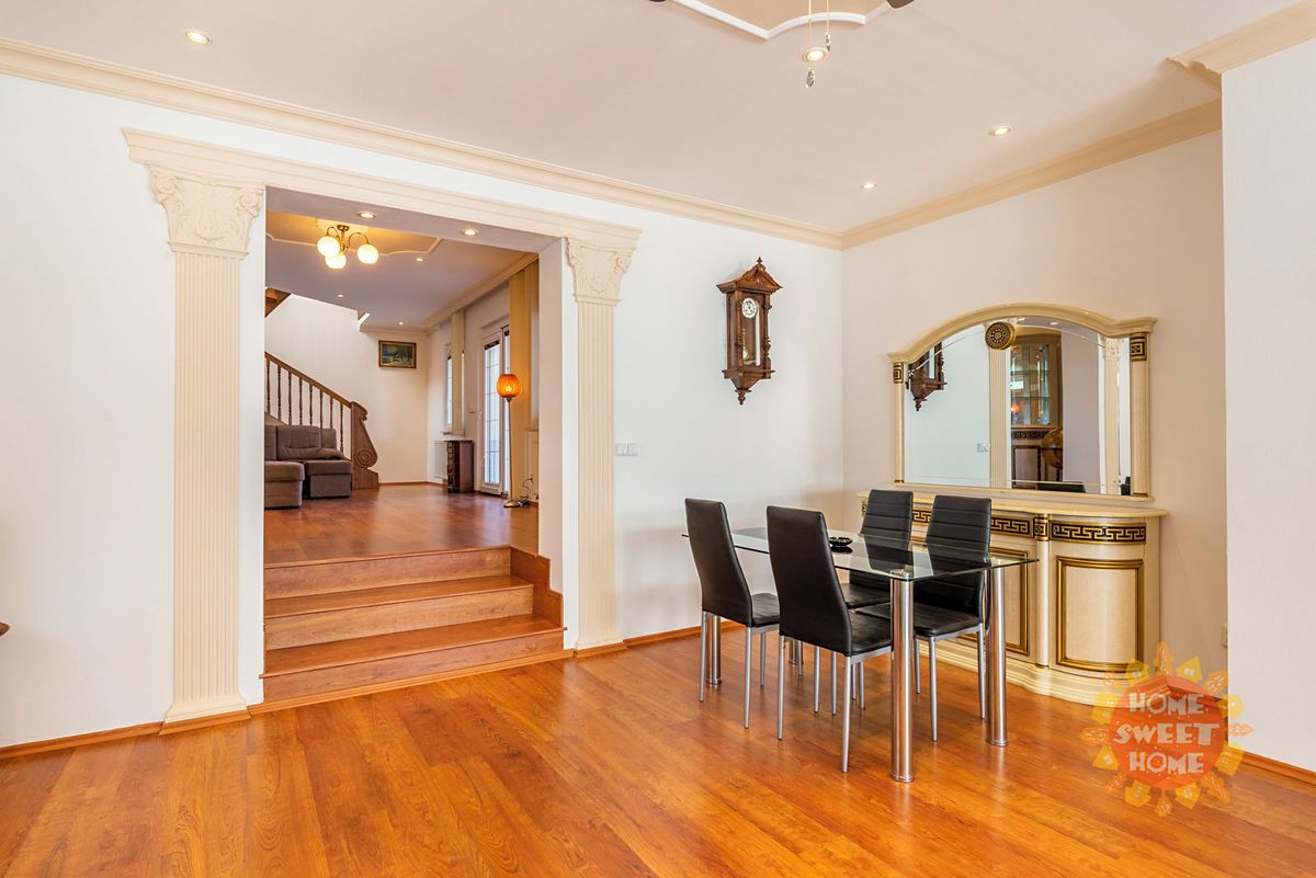 Prodej rodinného domu 320 m², pozemek 400 m² – fotografie 5
