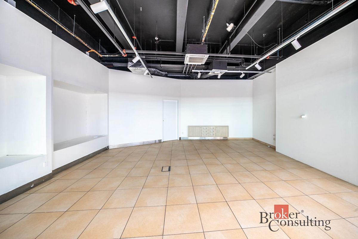 Pronájem obchodního prostoru 55 m² – fotografie 3