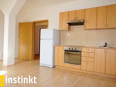 Pronájem bytu 1+kk 26 m² (Podkrovní)