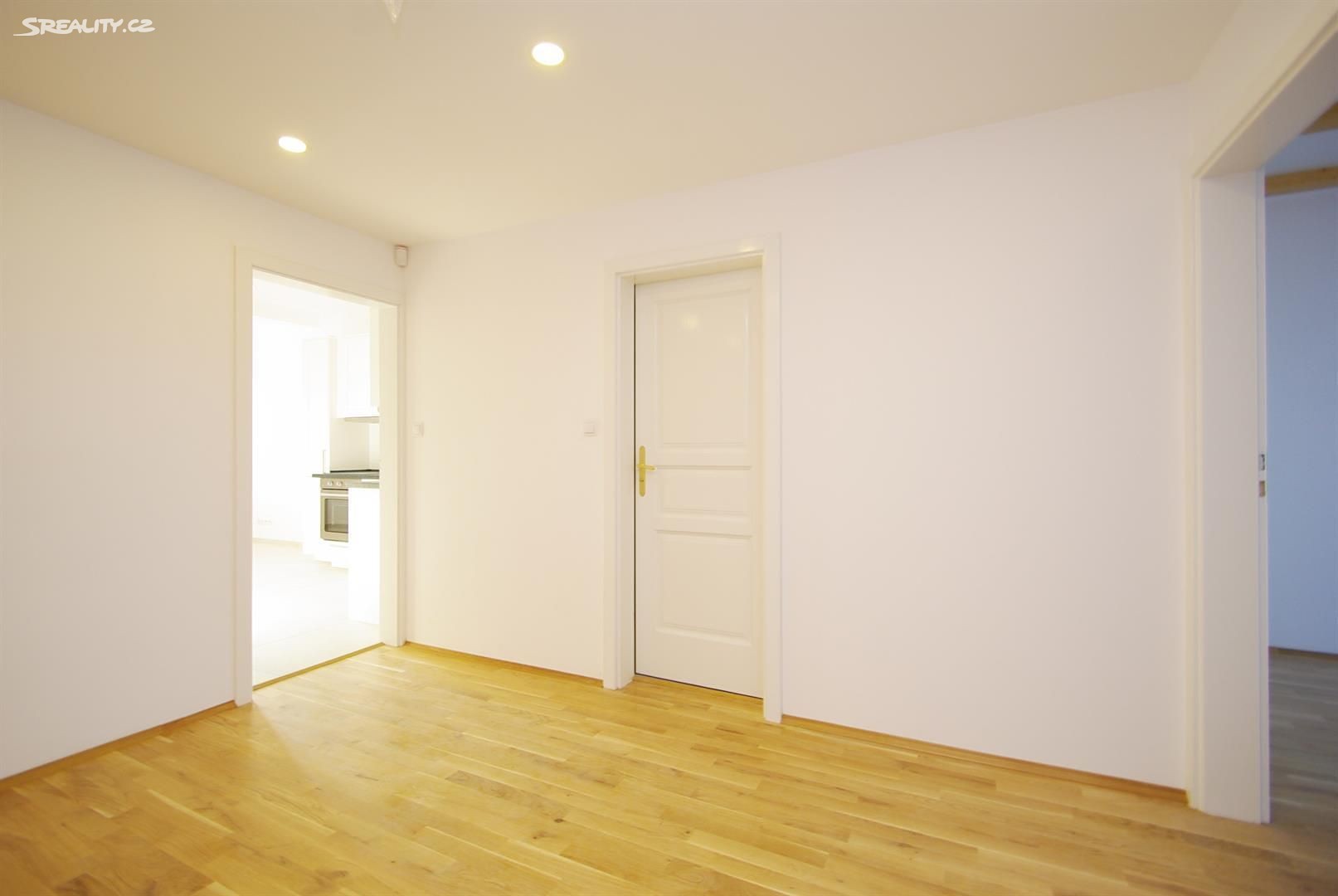 Pronájem bytu 3+1 120 m² (Mezonet) - Flere