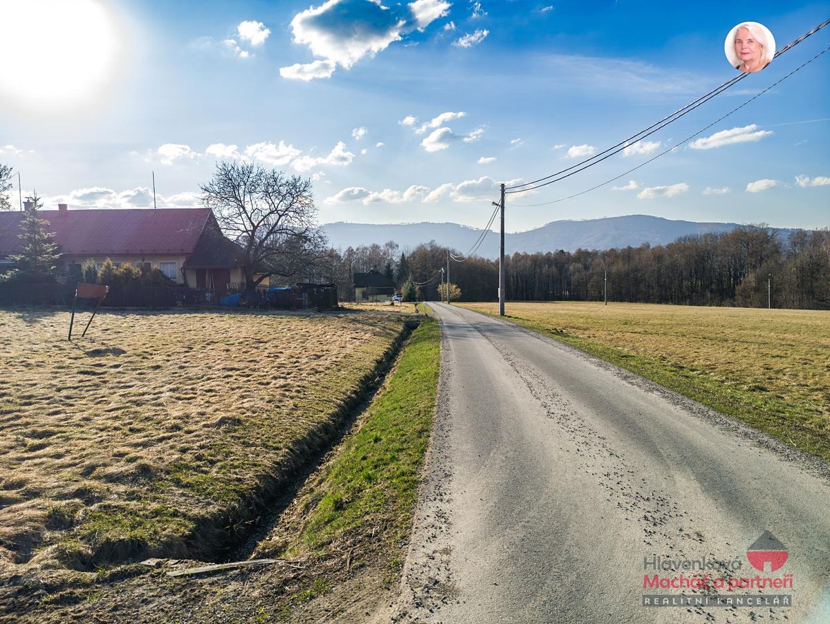Prodej stavebního pozemku 2348 m² – fotografie 3