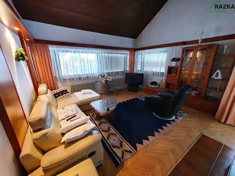 Prodej rodinného domu 261 m², pozemek 744 m², Vyškov – náhled fotky 2
