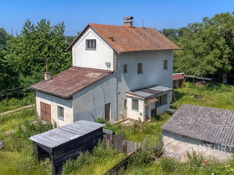 Prodej rodinného domu 341 m², pozemek 1120 m², Močovice – náhled fotky 3