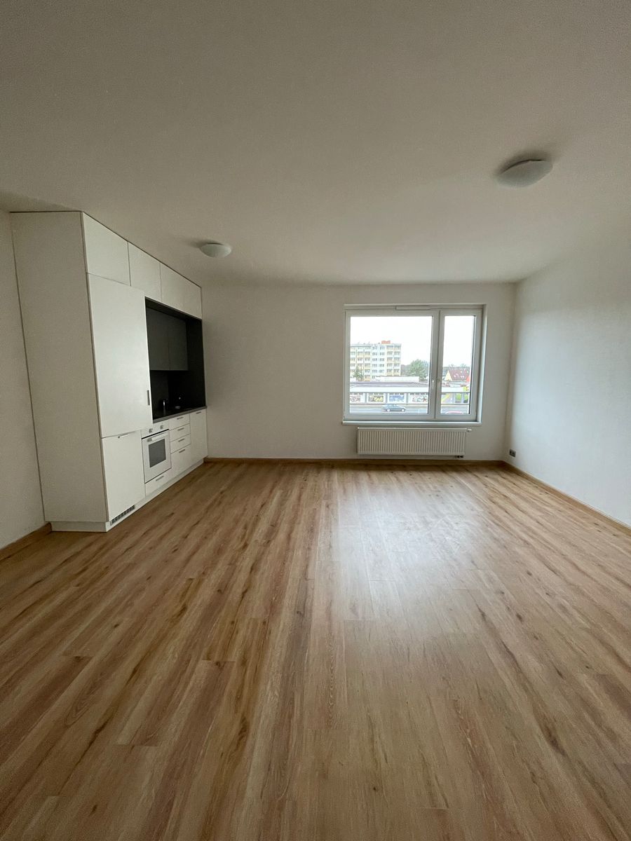 Pronájem bytu 1+kk 40 m² – fotografie 4